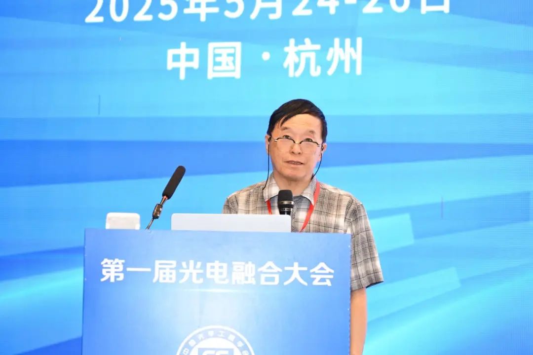 19届上海家具展览会圆满落幕_表示精彩落幕的诗句_