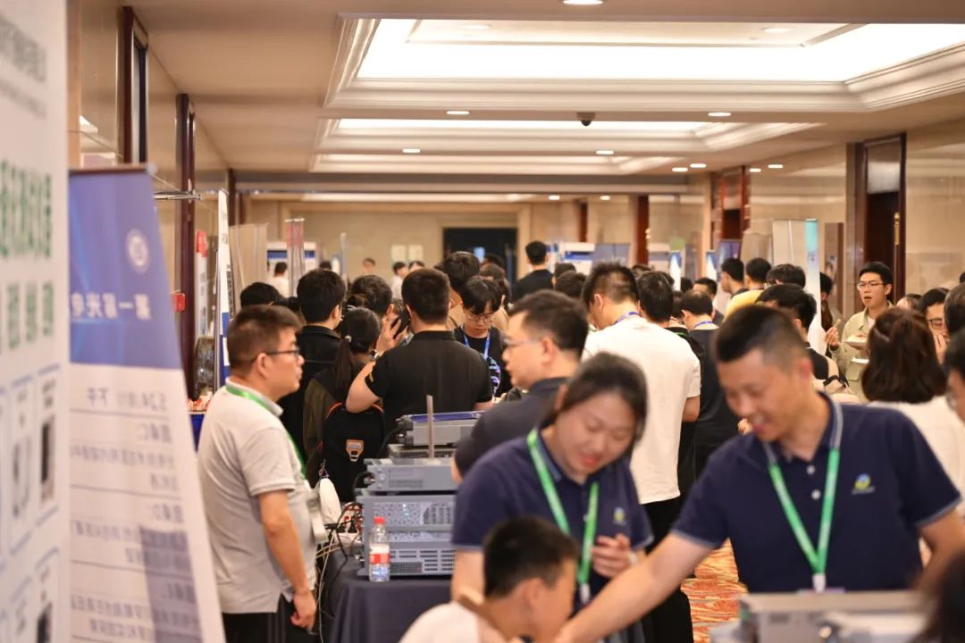 19届上海家具展览会圆满落幕_表示精彩落幕的诗句_